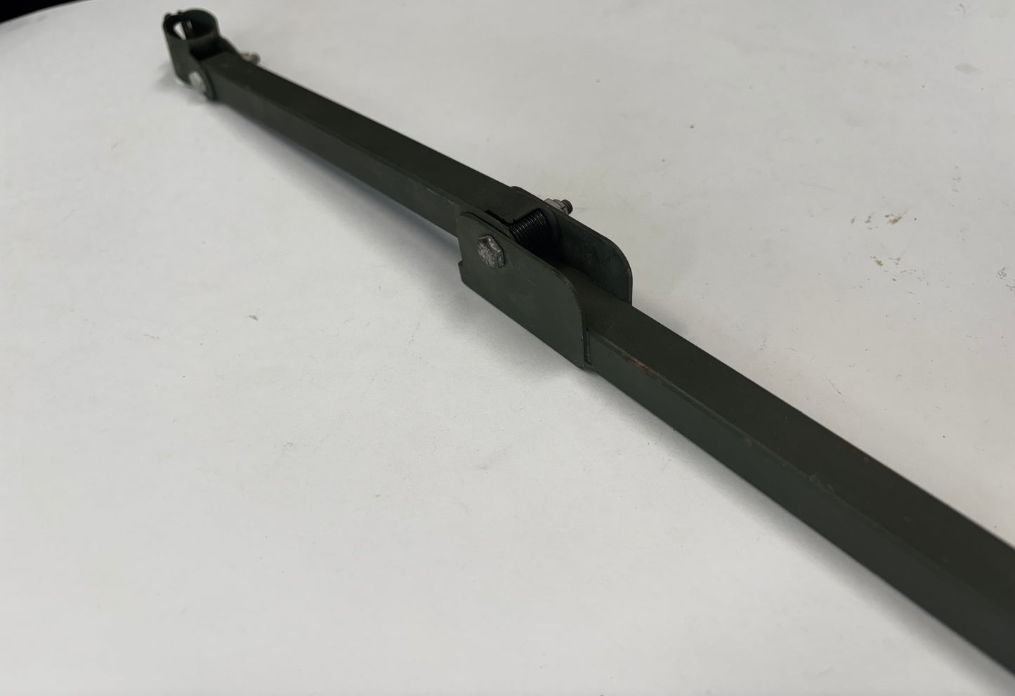 0350289 SUPPORT ASSY. ENGINE SERVICE (REPLACES 0350251) (USED)