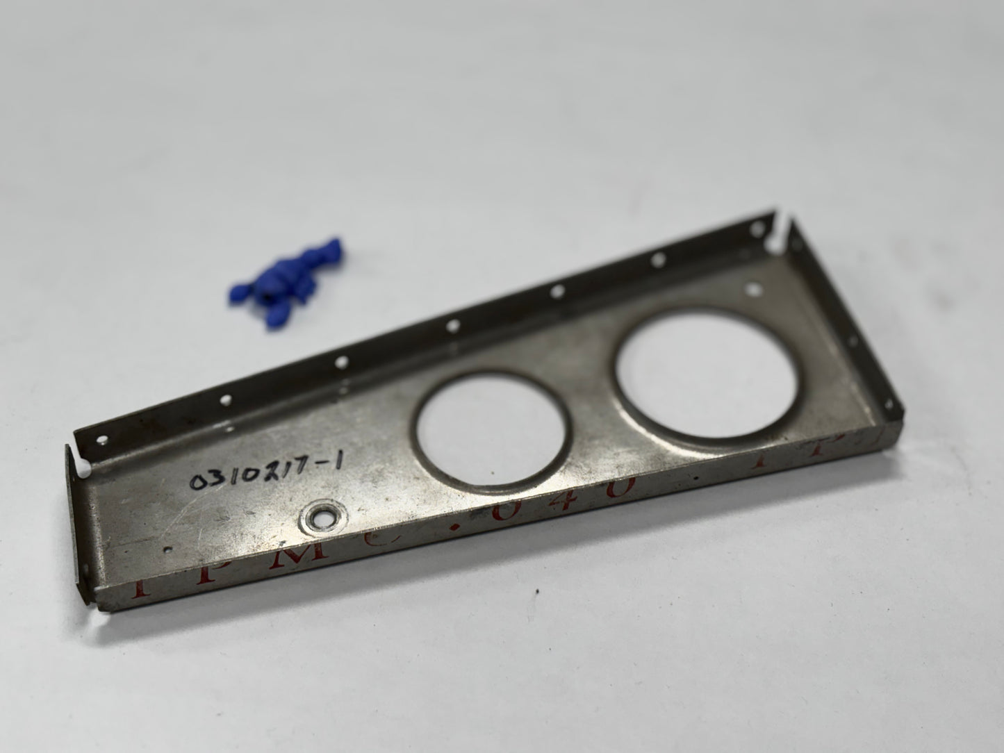 0310217-1 Bracket, Aileron Pulley Cabin Top Right (Used)