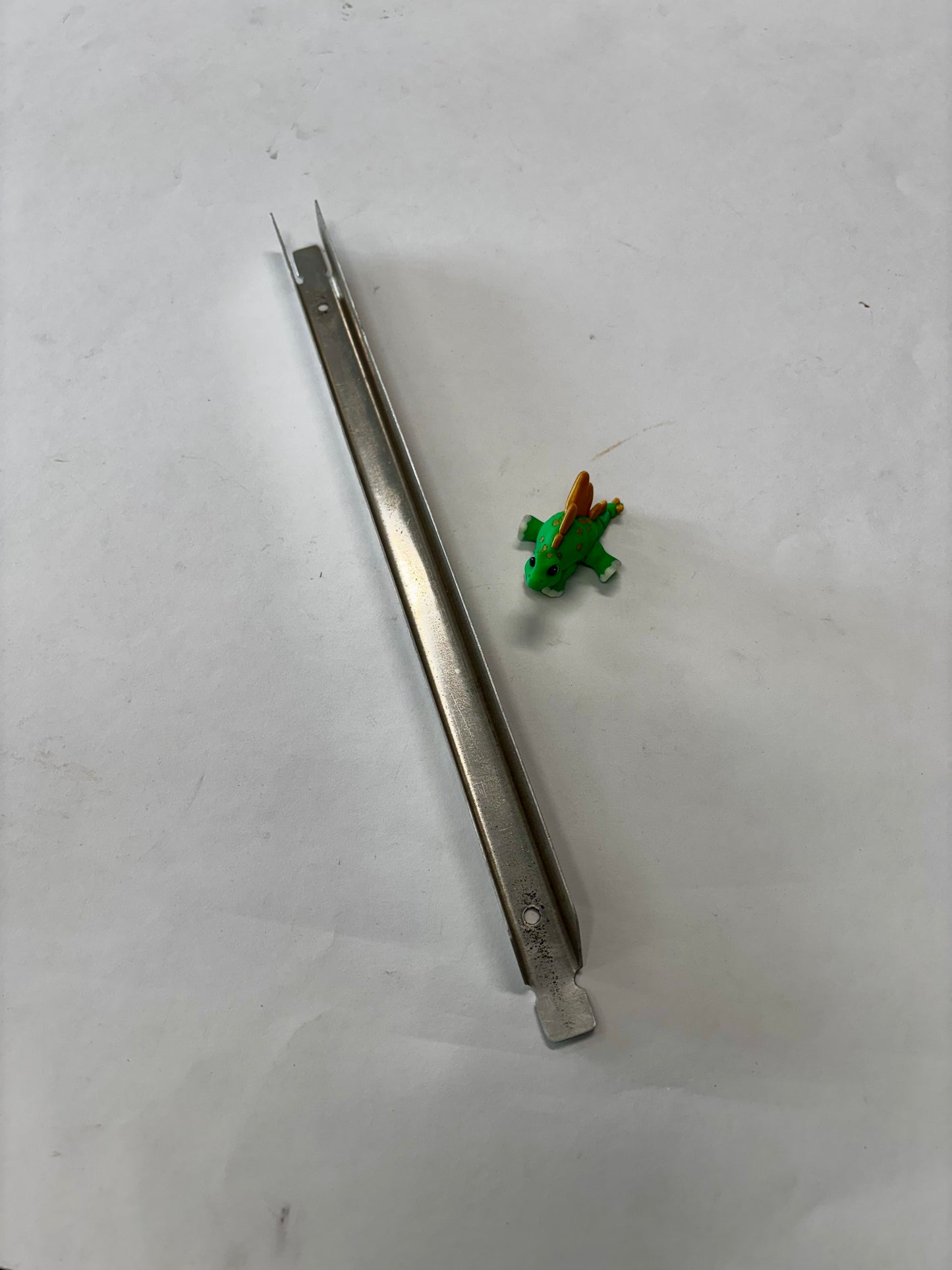 0334201-9 RIB - ELEVATOR CANTED OUTBOARD