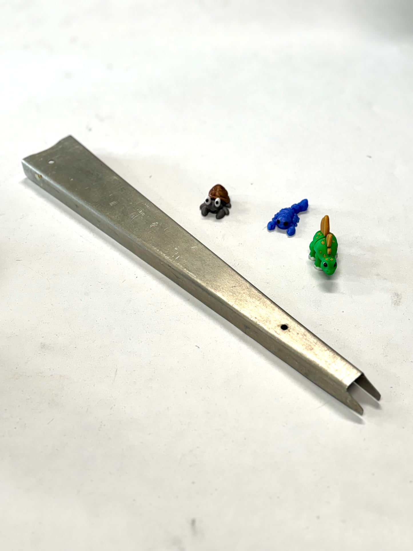 0334201-5 RIB - ELEVATOR CANTED INBOARD