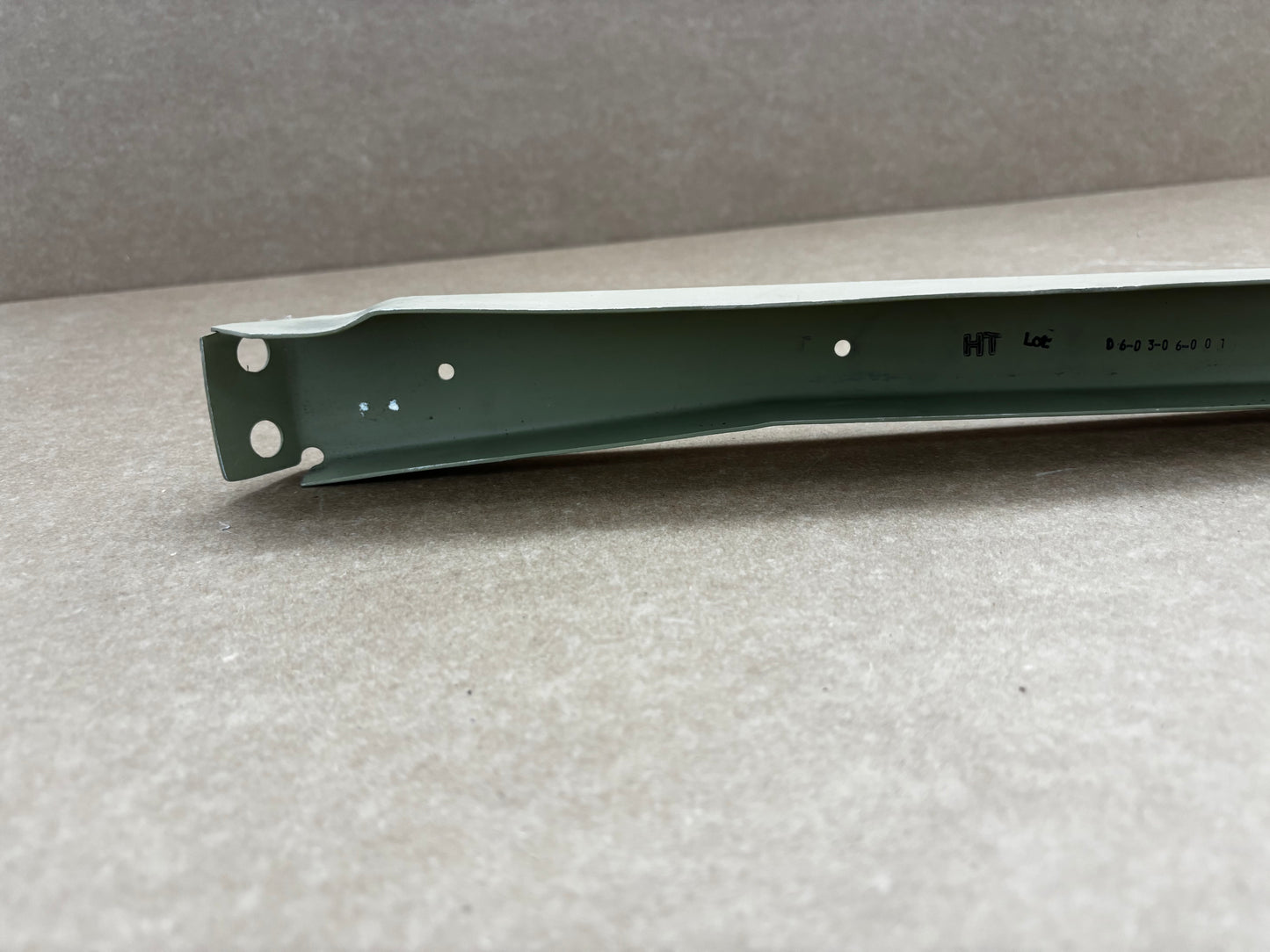 0311122 Pilot Window Frame Assembly